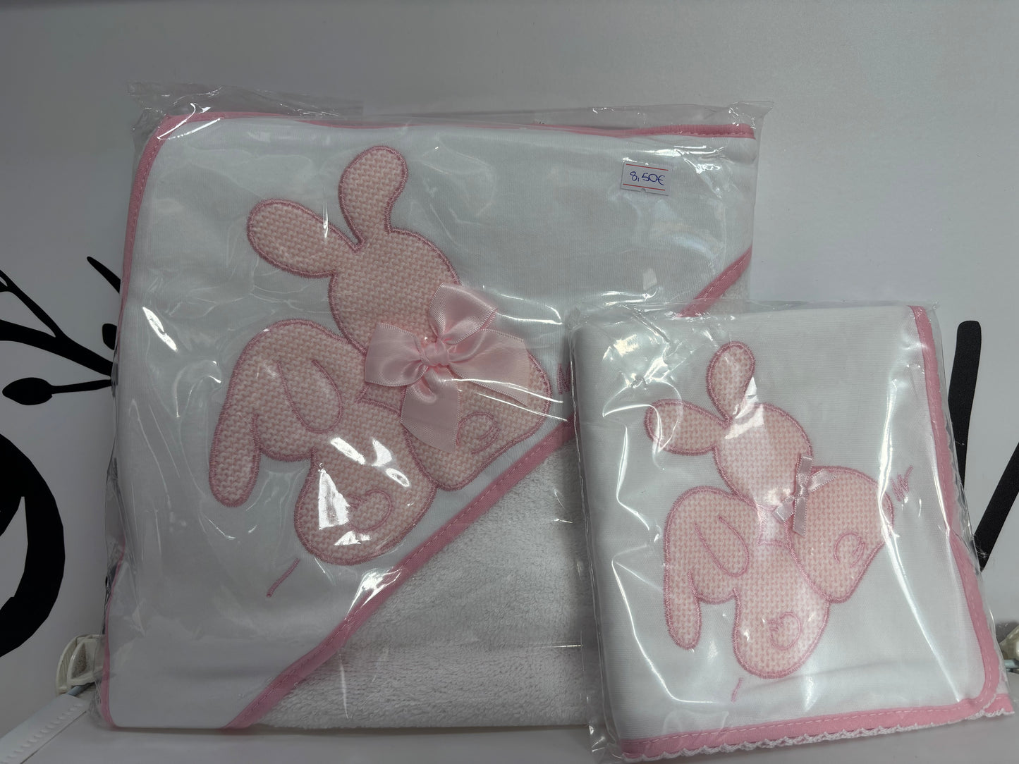 Capa de baño conejitos