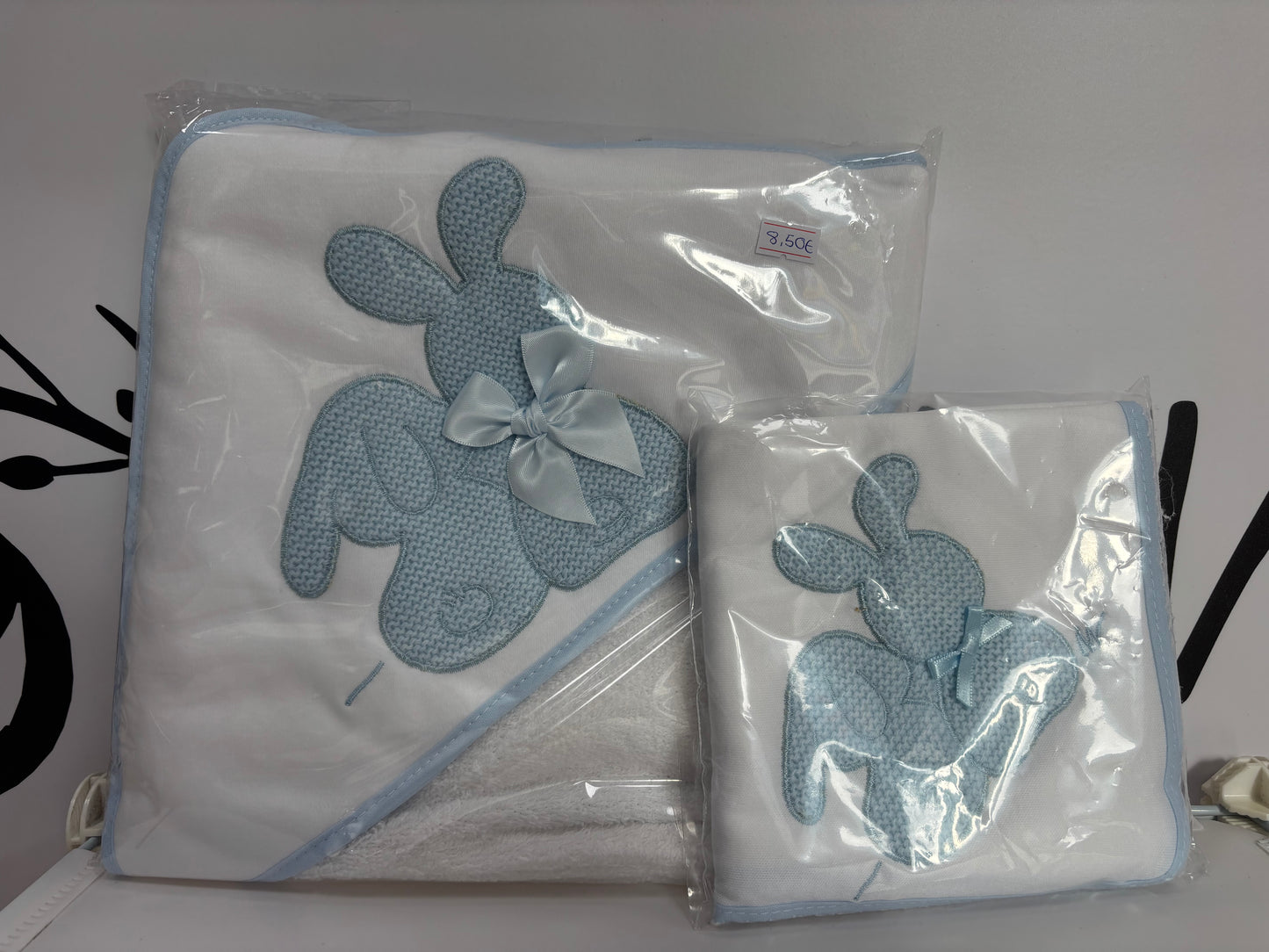Capa de baño conejitos