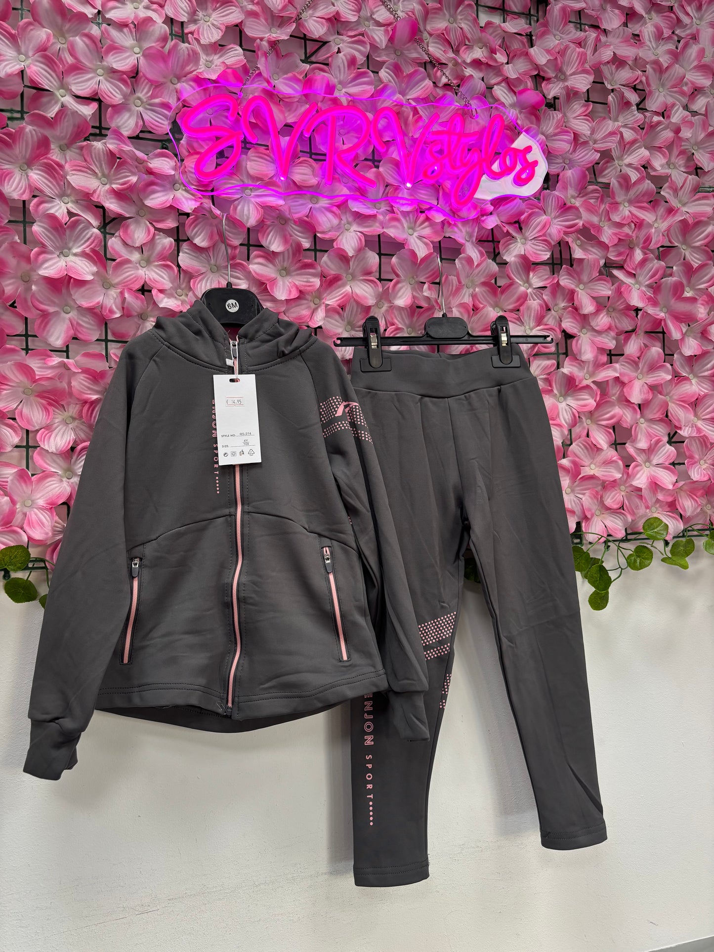 Conjunto Adella